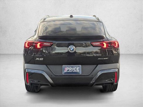Certified 2025 BMW X2 xDrive28i w/ Premium Package image 7