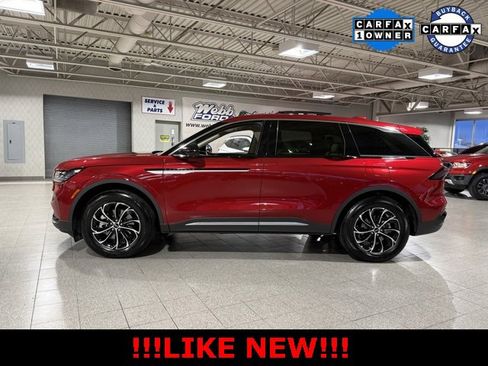 Used 2025 Lincoln Nautilus Premier w/ Equipment Group 102A image 5