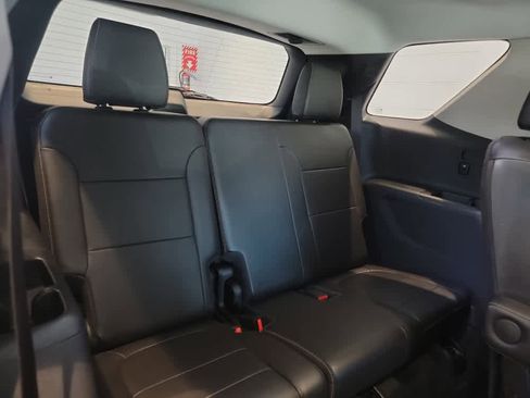 Used 2021 Chevrolet Traverse LT w/ LT Premium Package image 20