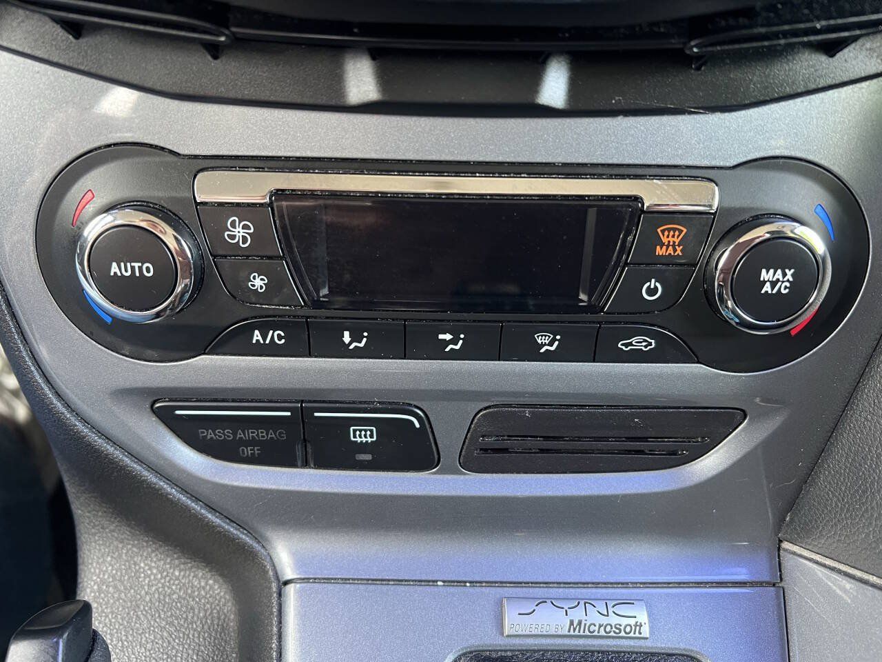 Used 2013 Ford Focus Titanium FWD image 20