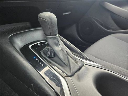 Used 2025 Toyota Corolla LE image 13