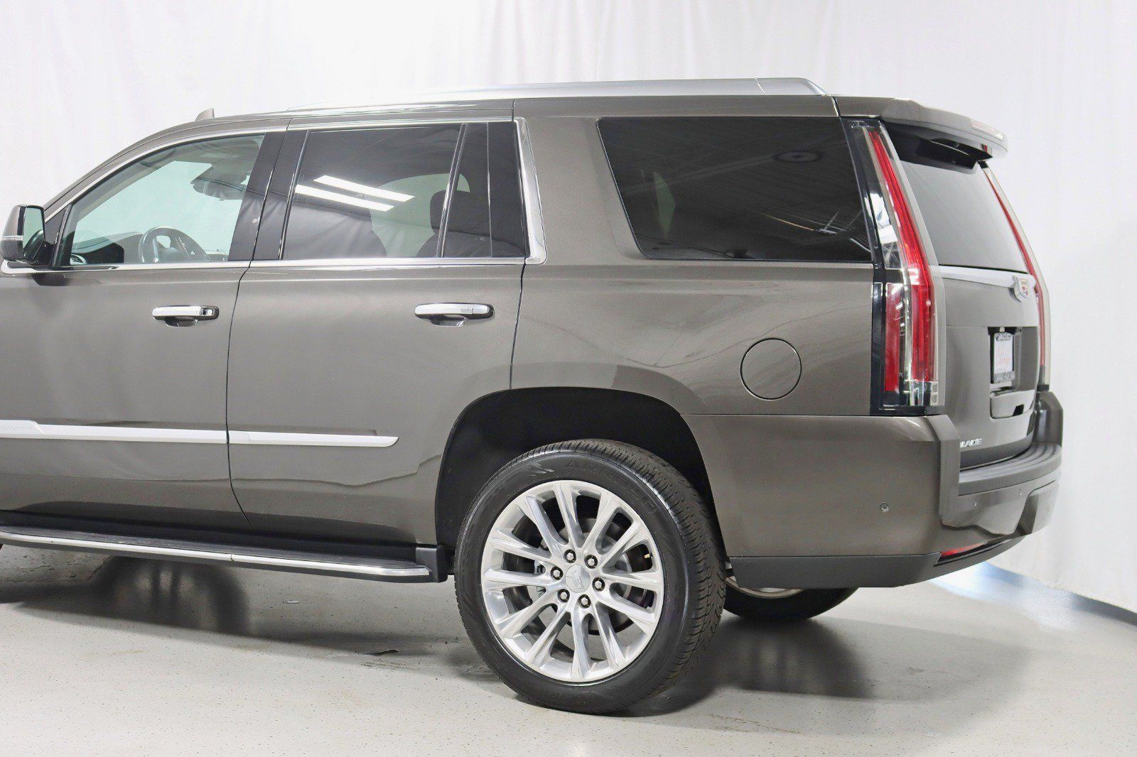 Used 2020 Cadillac Escalade Luxury AWD/4WD image 10