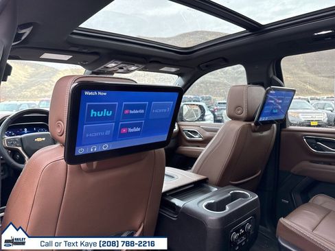 Used 2024 Chevrolet Suburban High Country w/ Advanced Technology Package image 35