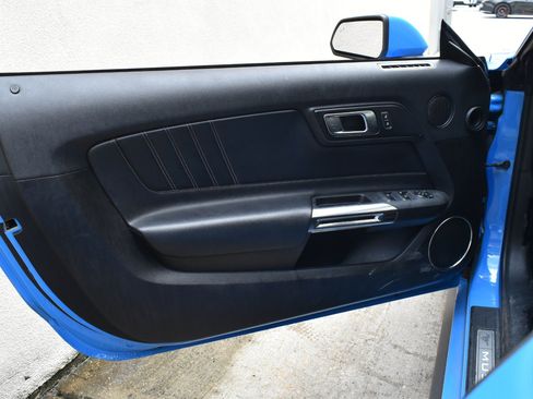 Used 2022 Ford Mustang Premium RWD image 15