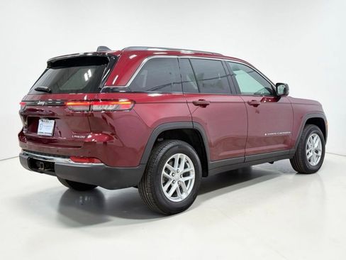 Used 2023 Jeep Grand Cherokee Laredo w/ Luxury Tech Group I AWD/4WD image 14