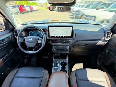Used 2025 Ford Bronco Sport Outer Banks w/ Outer Banks Tech Package+ AWD/4WD image 2