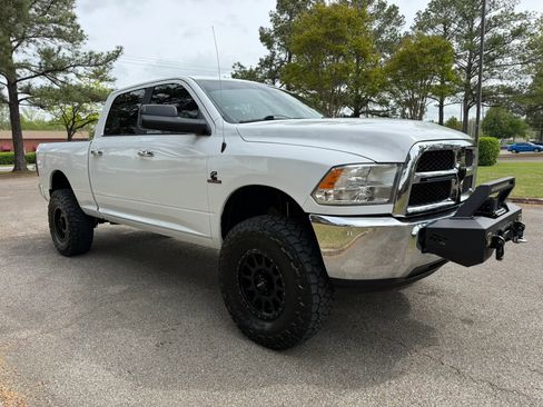 Used 2017 RAM 2500 SLT image 7