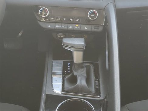 Used 2023 Hyundai Elantra SEL w/ Convenience Package image 17