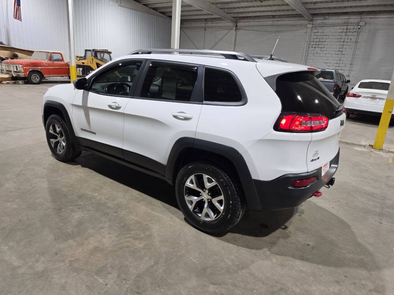 Used 2017 Jeep Cherokee Trailhawk w/ Comfort/Convenience Group AWD/4WD image 7