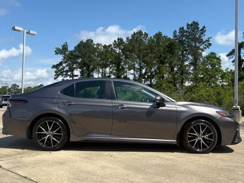 Used 2024 Toyota Camry SE FWD image 7