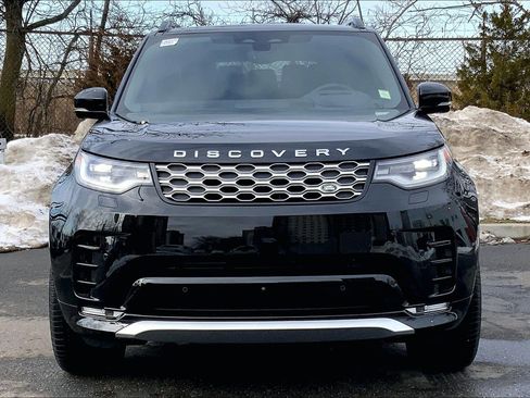 New 2026 Land Rover Discovery Limited Edition image 3