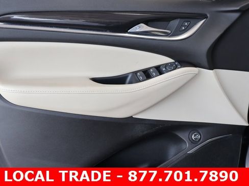 Used 2019 Buick Enclave Essence image 10