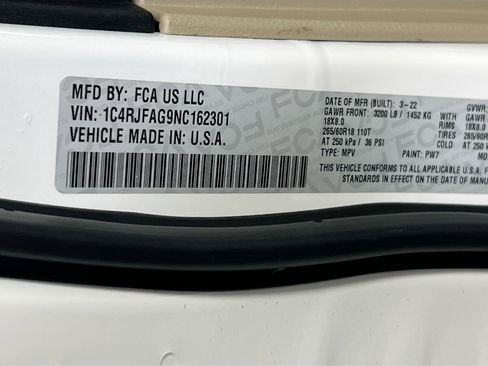 Used 2022 Jeep Grand Cherokee Laredo E image 30