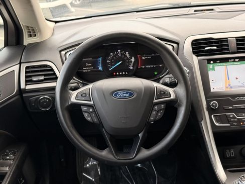 Used 2019 Ford Fusion SE FWD image 23