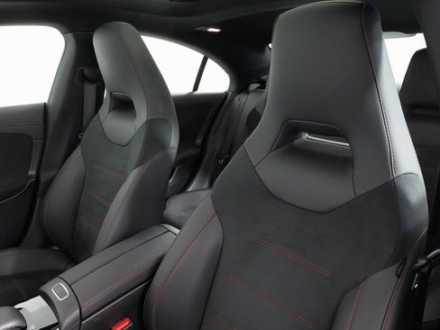 Used 2023 Mercedes-Benz CLA 250 4MATIC image 34