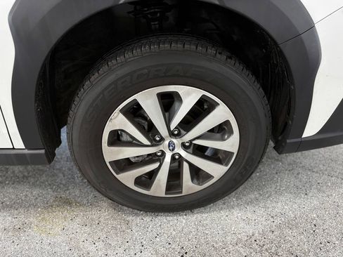 Used 2024 Subaru Outback Premium AWD/4WD image 30