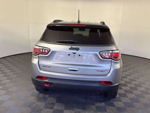 Used 2020 Jeep Compass Trailhawk image 5