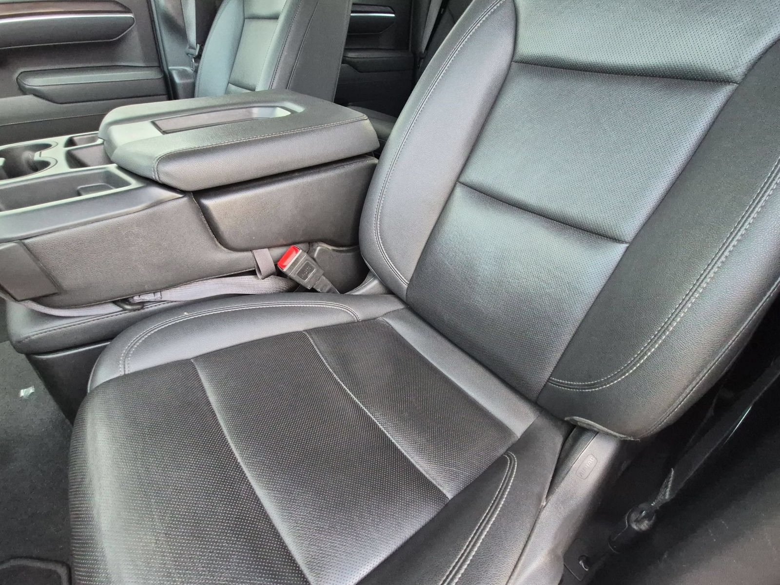 Used 2025 GMC Sierra 1500 SLT AWD/4WD image 24