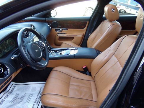Used 2013 Jaguar XJ AWD image 12