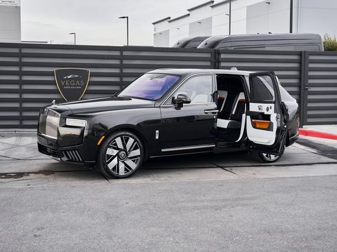 Used 2026 Rolls-Royce Cullinan AWD/4WD image 5