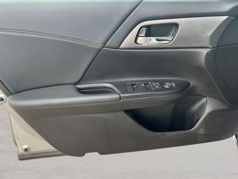 Used 2013 Honda Accord LX image 12