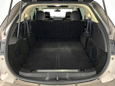 Used 2018 Lincoln MKT AWD image 36