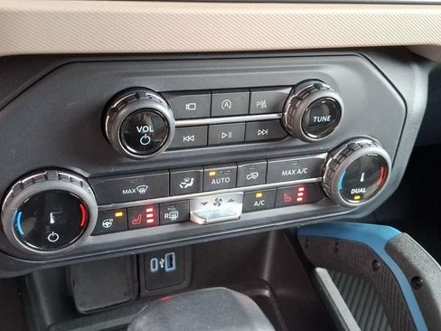 Used 2022 Ford Bronco Wildtrak AWD/4WD image 18
