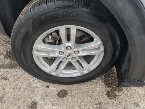 Certified 2022 Ford Explorer XLT w/ Equipment Group 202A image 16