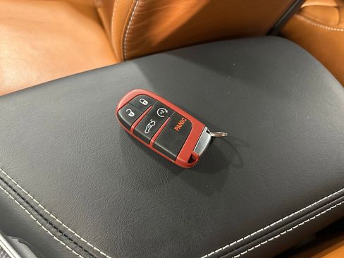 Used 2022 Dodge Challenger SRT Hellcat RWD image 38