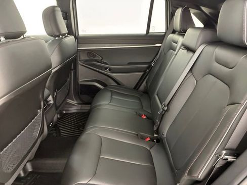 Used 2025 Jeep Wagoneer S Limited AWD/4WD image 18