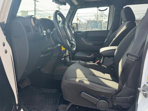 Used 2016 Jeep Wrangler Unlimited Sport AWD/4WD image 13