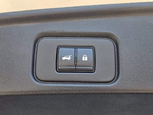 Used 2025 Nissan Pathfinder SV FWD image 34