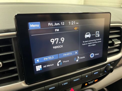 Used 2025 Hyundai Venue SEL FWD image 20