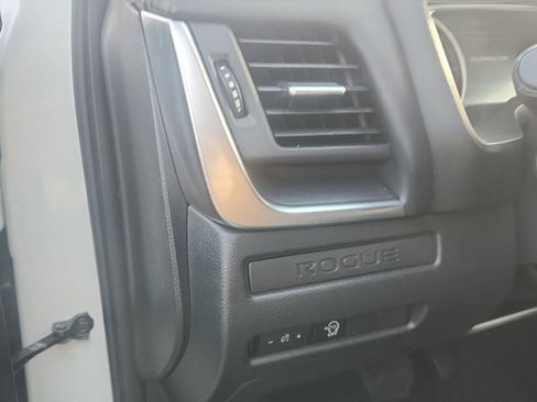 Used 2023 Nissan Rogue S AWD/4WD image 9