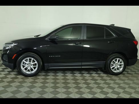 Used 2024 Chevrolet Equinox LS w/ Driver Confidence II Package image 9