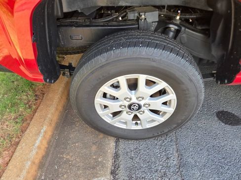 Used 2024 Toyota Tacoma SR RWD image 10