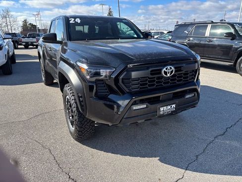 Used 2024 Toyota Tacoma TRD Off-Road w/ TRD Off Road Upgrade Package image 2