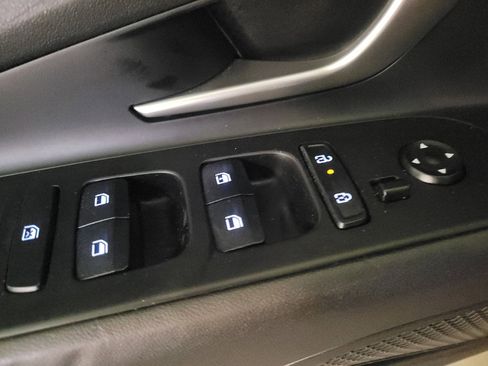 Used 2025 Hyundai Elantra SE FWD image 27