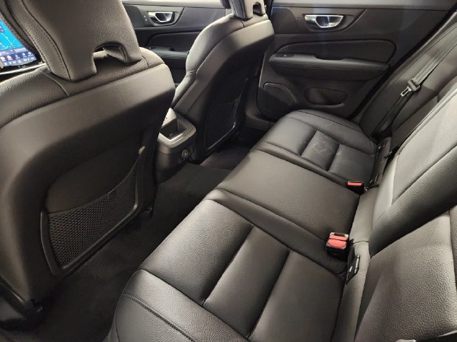 Certified 2026 Volvo V60 B5 Cross Country Plus w/ Protection Package Premier AWD/4WD image 29