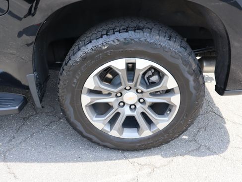 Used 2023 Chevrolet Silverado 1500 High Country w/ Technology Package AWD/4WD image 41