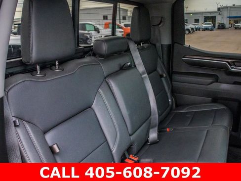 Used 2022 GMC Sierra 1500 SLT AWD/4WD image 19