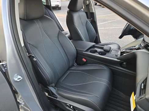 Used 2025 Acura TLX w/ Technology Package image 13