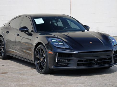 Used 2025 Porsche Panamera image 61
