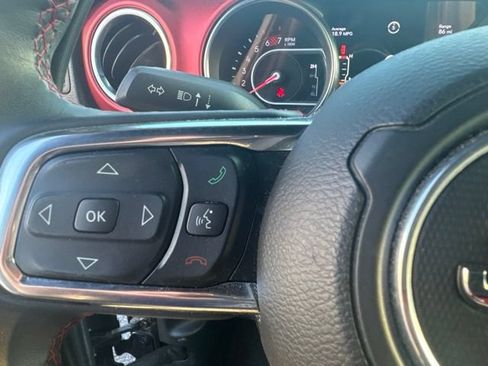 Used 2018 Jeep Wrangler Unlimited Rubicon AWD/4WD image 35