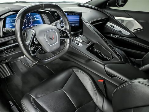 Used 2021 Chevrolet Corvette Stingray Preferred Cpe w/ Z51 Performance Package RWD image 17