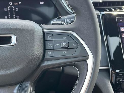 New 2025 Jeep Grand Cherokee L Laredo image 21