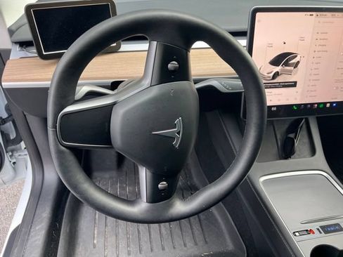 Used 2023 Tesla Model 3 Standard Range RWD image 10