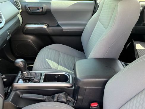 Used 2020 Toyota Tacoma SR5 RWD image 13
