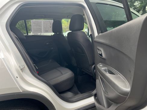 Used 2015 Chevrolet Trax LT image 12