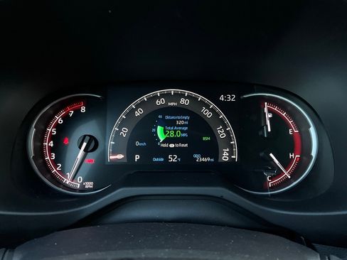 Used 2025 Toyota RAV4 XLE image 38